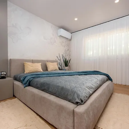 Luxury Marie With Garage Included Apartment *