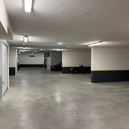 Luxury Marie With Garage Included Макарська